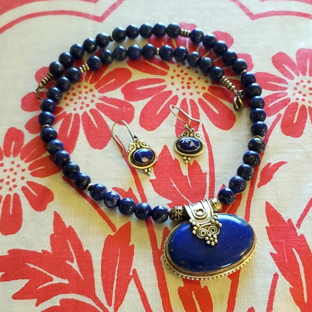 Vintage Lapis Lazuli and sterling silver necklace/ earrings - Picture 9 of 13